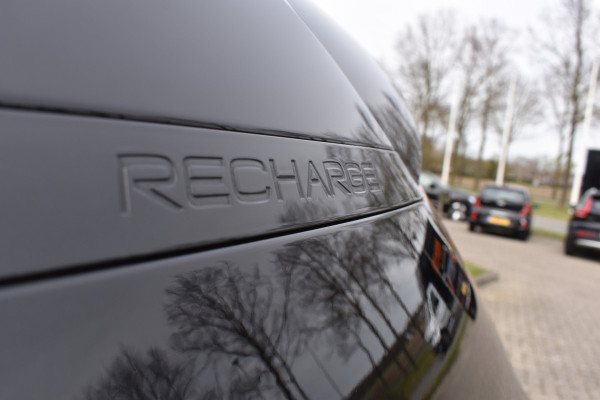 Volvo XC40 T4 211PK Recharge Inscription | ACC | Trekhaak | Leder | Camera | Stoelverwarming | 19"LMV