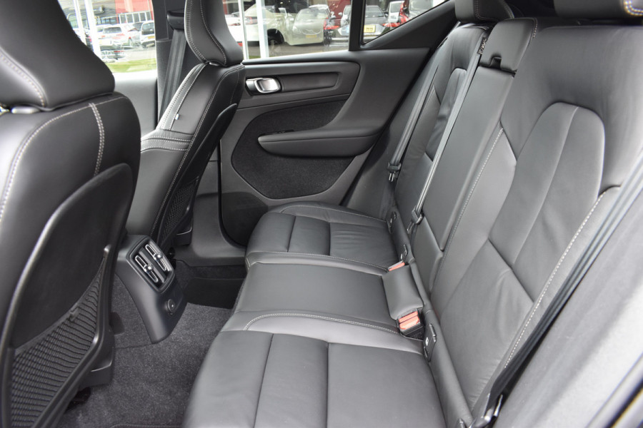 Volvo XC40 T4 211PK Recharge Inscription | ACC | Trekhaak | Leder | Camera | Stoelverwarming | 19"LMV