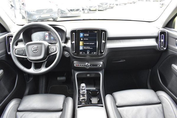 Volvo XC40 T4 211PK Recharge Inscription | ACC | Trekhaak | Leder | Camera | Stoelverwarming | 19"LMV