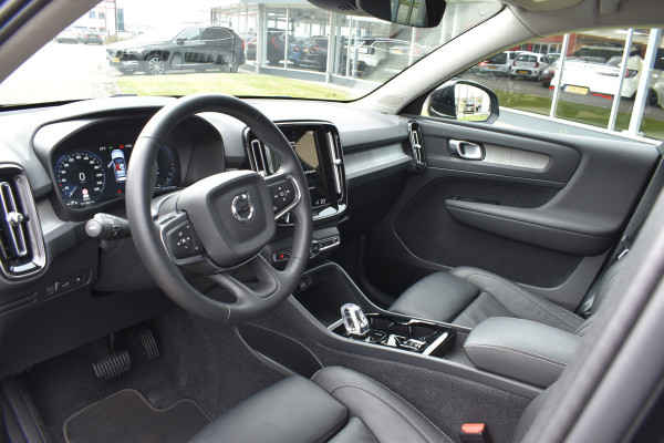 Volvo XC40 T4 211PK Recharge Inscription | ACC | Trekhaak | Leder | Camera | Stoelverwarming | 19"LMV