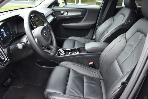 Volvo XC40 T4 211PK Recharge Inscription | ACC | Trekhaak | Leder | Camera | Stoelverwarming | 19"LMV