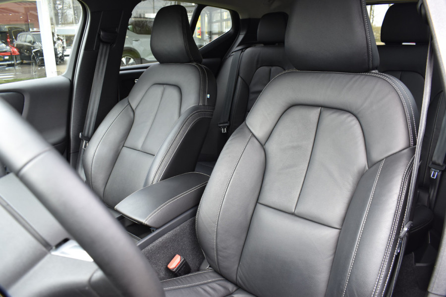 Volvo XC40 T4 211PK Recharge Inscription | ACC | Trekhaak | Leder | Camera | Stoelverwarming | 19"LMV