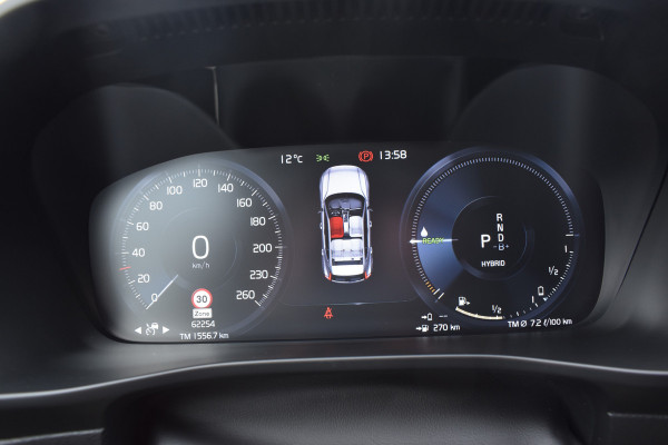 Volvo XC40 T4 211PK Recharge Inscription | ACC | Trekhaak | Leder | Camera | Stoelverwarming | 19"LMV