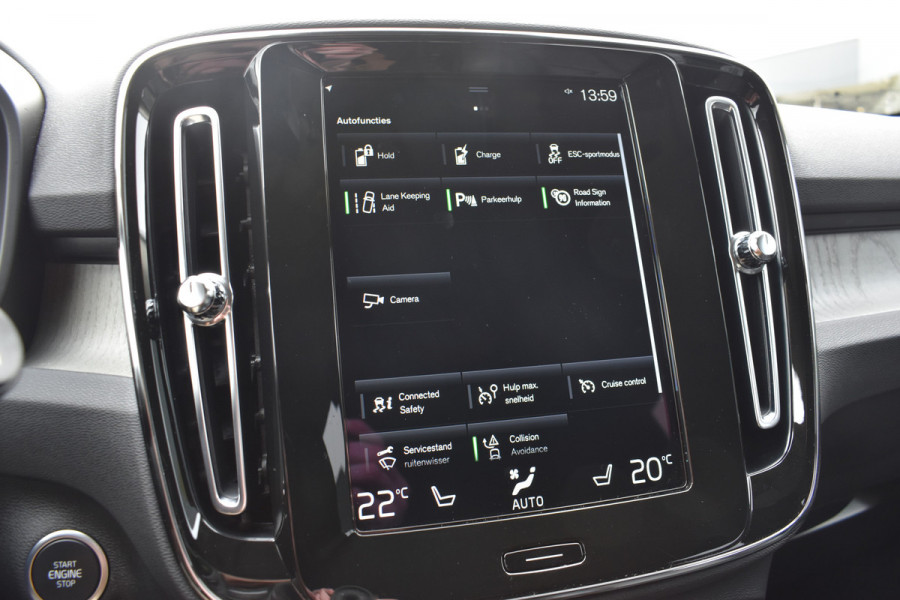 Volvo XC40 T4 211PK Recharge Inscription | ACC | Trekhaak | Leder | Camera | Stoelverwarming | 19"LMV