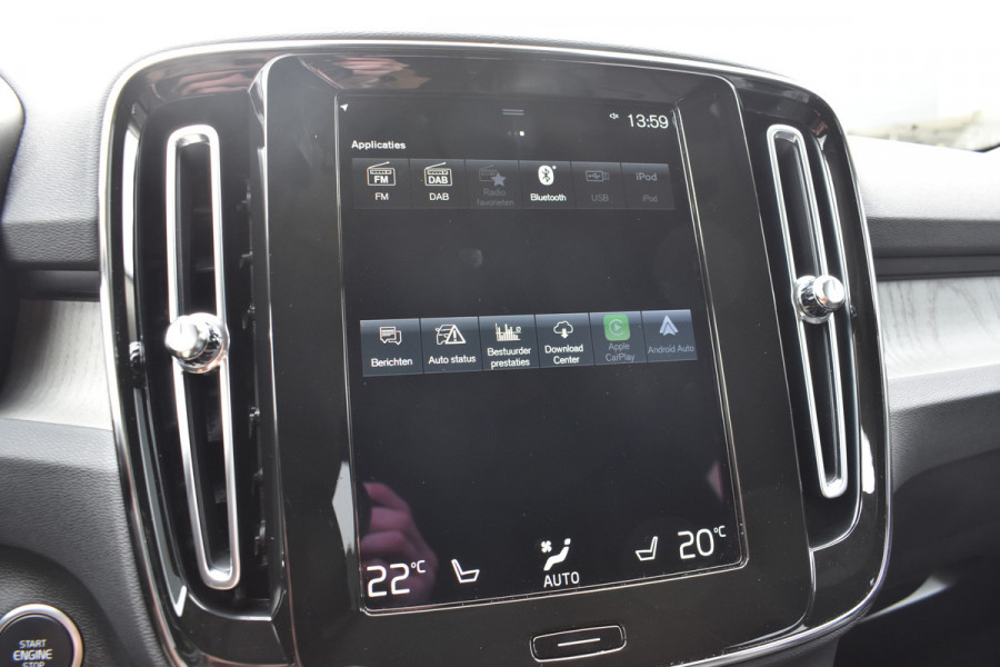 Volvo XC40 T4 211PK Recharge Inscription | ACC | Trekhaak | Leder | Camera | Stoelverwarming | 19"LMV