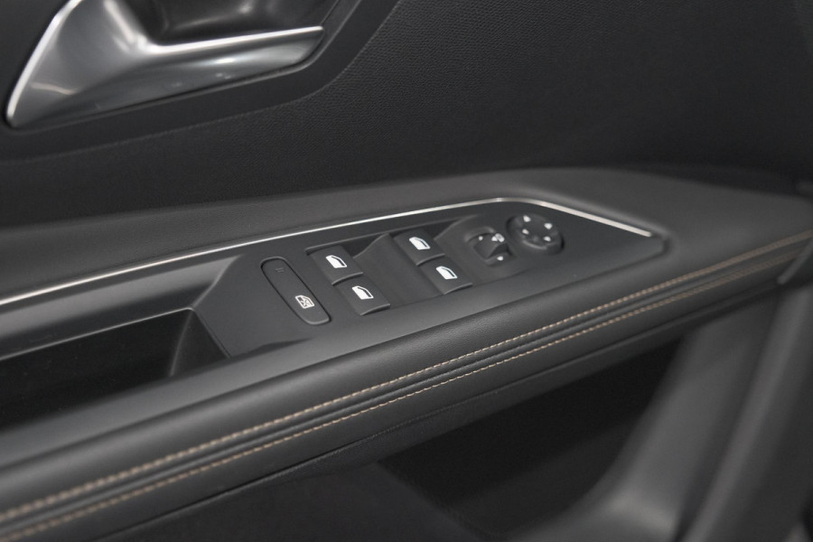 Peugeot 5008 PureTech 130 EAT8 GT | Camera | Dodehoekdetectie | Apdaptieve Cruise Control | Apple Carplay