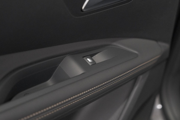 Peugeot 5008 PureTech 130 EAT8 GT | Camera | Dodehoekdetectie | Apdaptieve Cruise Control | Apple Carplay