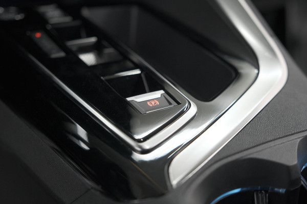 Peugeot 5008 PureTech 130 EAT8 GT | Camera | Dodehoekdetectie | Apdaptieve Cruise Control | Apple Carplay