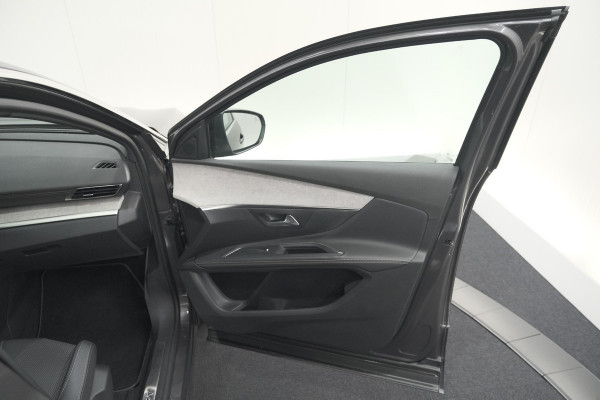 Peugeot 5008 PureTech 130 EAT8 GT | Camera | Dodehoekdetectie | Apdaptieve Cruise Control | Apple Carplay