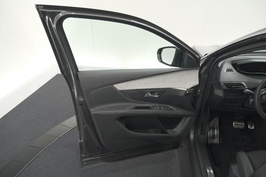 Peugeot 5008 PureTech 130 EAT8 GT | Camera | Dodehoekdetectie | Apdaptieve Cruise Control | Apple Carplay