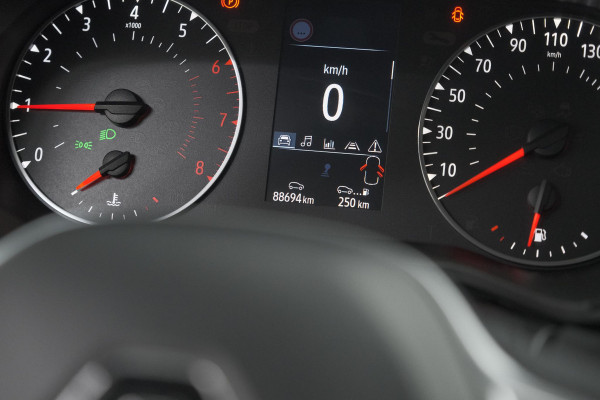 Renault Clio TCe 90 Equilibre | Parkeersensoren | Apple Carplay | Cruise Control | Airco