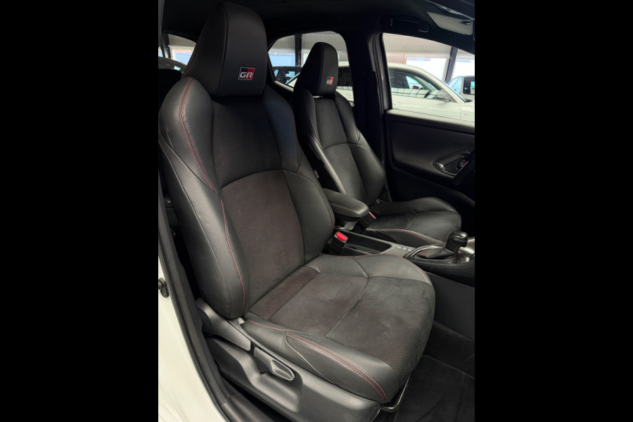 Toyota Yaris 1.5 Hybrid 130 GR SPORT HuD CarPlay Camera