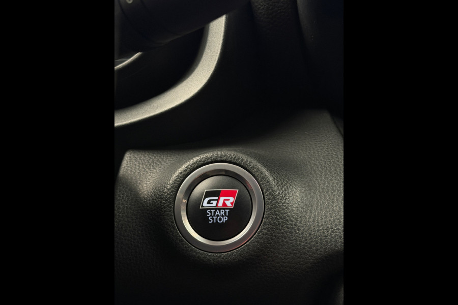 Toyota Yaris 1.5 Hybrid 130 GR SPORT HuD CarPlay Camera