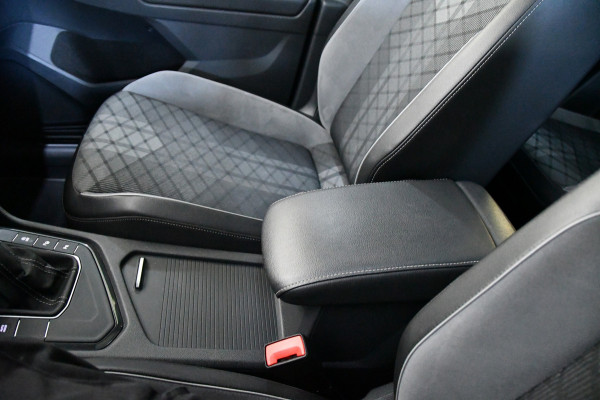 Volkswagen Tiguan 1.5 TSI R-Line*Full-option*Pano*Cam*Keyless*Elk-trekhaak