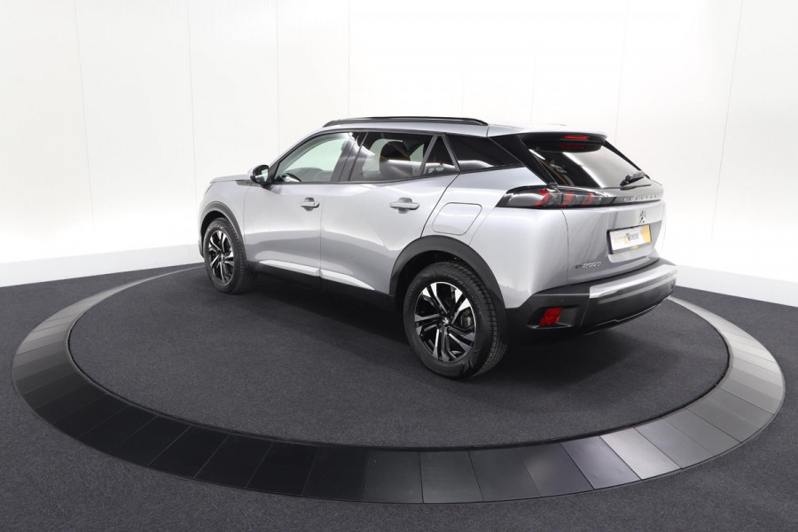 Peugeot e-2008 EV Allure 50 kWh | SOH=96.7 % | 3 Fase Laadfunctie | Camera | Navigatie | Parkeersensoren | Apple Carplay