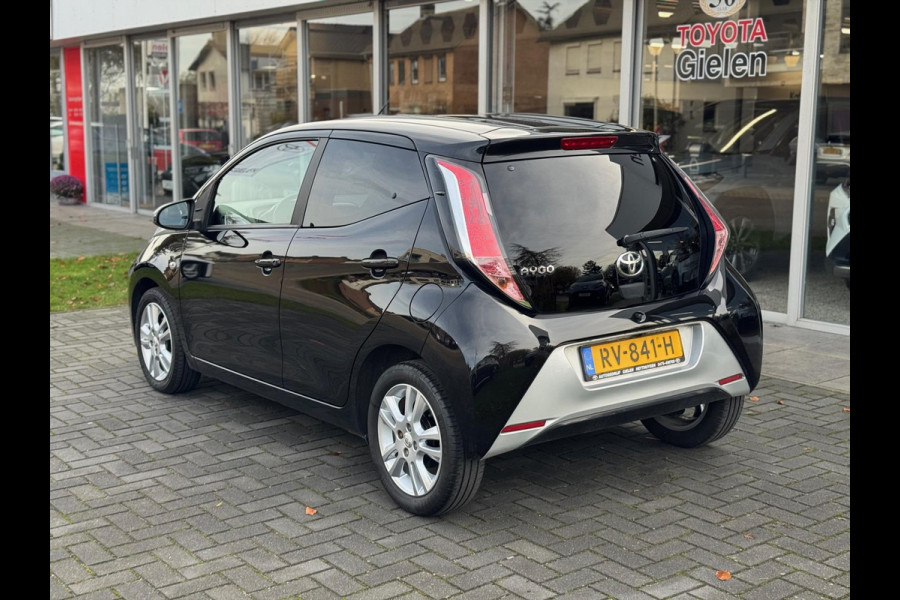 Toyota Aygo 1.0 VVT-i X-Joy | Eerste eigenaar, Lichtmetalen velgen, Climate control, Privacy glass, Nieuw geleverd & onderhouden