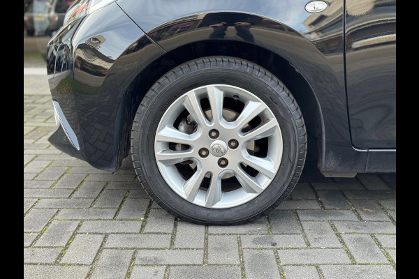 Toyota Aygo 1.0 VVT-i X-Joy | Eerste eigenaar, Lichtmetalen velgen, Climate control, Privacy glass, Nieuw geleverd & onderhouden