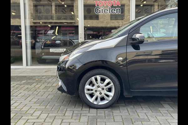 Toyota Aygo 1.0 VVT-i X-Joy | Eerste eigenaar, Lichtmetalen velgen, Climate control, Privacy glass, Nieuw geleverd & onderhouden