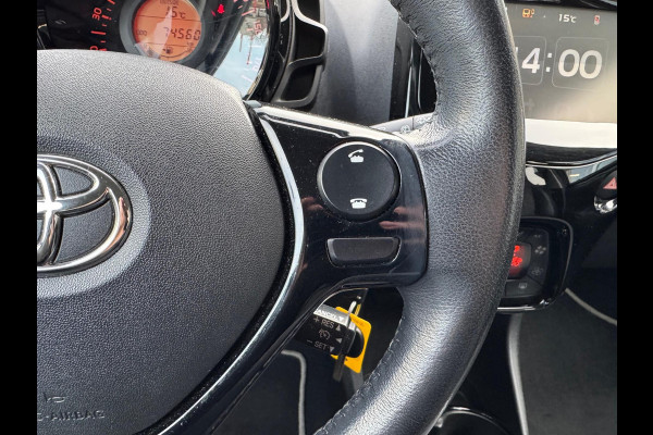 Toyota Aygo 1.0 VVT-i X-Joy | Eerste eigenaar, Lichtmetalen velgen, Climate control, Privacy glass, Nieuw geleverd & onderhouden