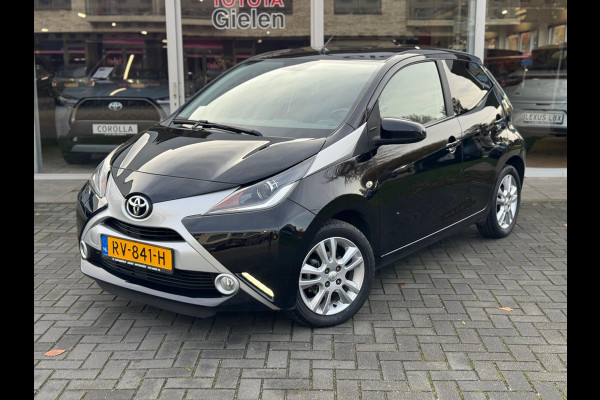 Toyota Aygo 1.0 VVT-i X-Joy | Eerste eigenaar, Lichtmetalen velgen, Climate control, Privacy glass, Nieuw geleverd & onderhouden