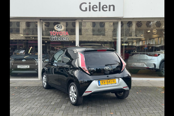 Toyota Aygo 1.0 VVT-i X-Joy | Eerste eigenaar, Lichtmetalen velgen, Climate control, Privacy glass, Nieuw geleverd & onderhouden