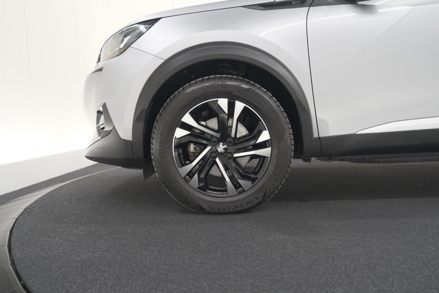 Peugeot e-2008 EV Allure 50 kWh | SOH=96.7 % | 3 Fase Laadfunctie | Camera | Navigatie | Parkeersensoren | Apple Carplay