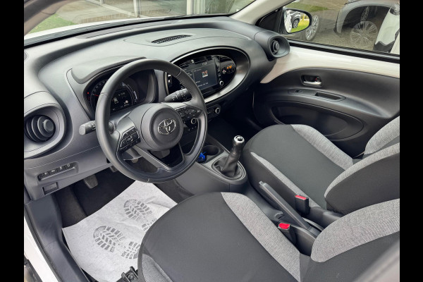 Toyota Aygo X 1.0 VVT-i MT Play Plus | Keyless, Startknop, Stoelverwarming, Climate control, Apple CarPlay/Android Auto