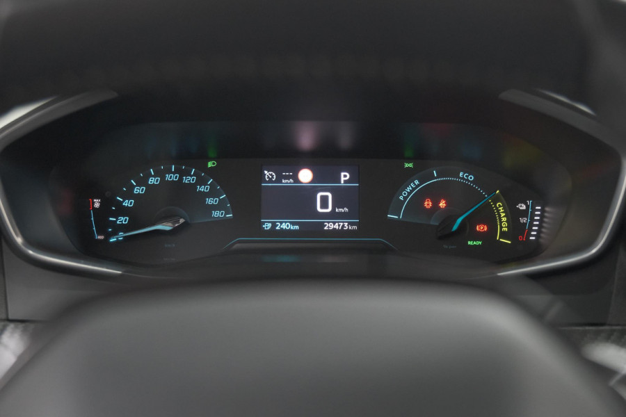 Peugeot e-2008 EV Allure 50 kWh | SOH=96.7 % | 3 Fase Laadfunctie | Camera | Navigatie | Parkeersensoren | Apple Carplay