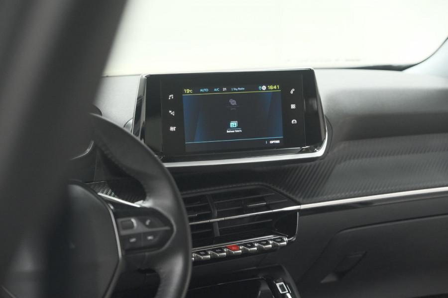 Peugeot e-2008 EV Allure 50 kWh | SOH=96.7 % | 3 Fase Laadfunctie | Camera | Navigatie | Parkeersensoren | Apple Carplay