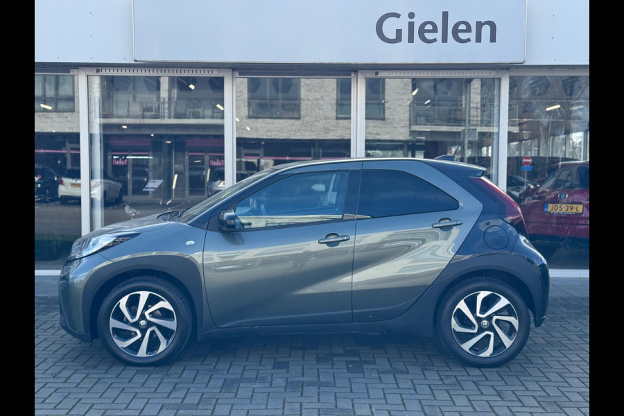 Toyota Aygo X 1.0 VVT-i S-CVT Pulse Automaat | December 2024, Stoelverwarming, Bi-Tone, Airco, Privacy Glass, Lichtmetalen velgen, Apple CarPl