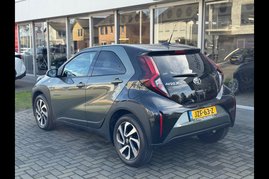 Toyota Aygo X 1.0 VVT-i S-CVT Pulse Automaat | December 2024, Stoelverwarming, Bi-Tone, Airco, Privacy Glass, Lichtmetalen velgen, Apple CarPl