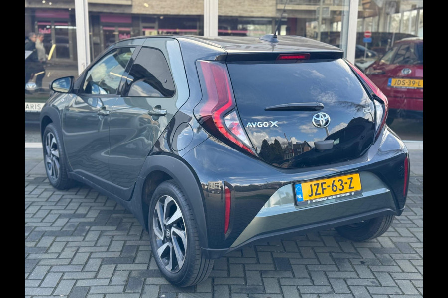 Toyota Aygo X 1.0 VVT-i S-CVT Pulse Automaat | December 2024, Stoelverwarming, Bi-Tone, Airco, Privacy Glass, Lichtmetalen velgen, Apple CarPl