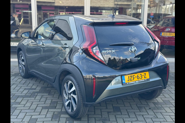 Toyota Aygo X 1.0 VVT-i S-CVT Pulse Automaat | December 2024, Stoelverwarming, Bi-Tone, Airco, Privacy Glass, Lichtmetalen velgen, Apple CarPl