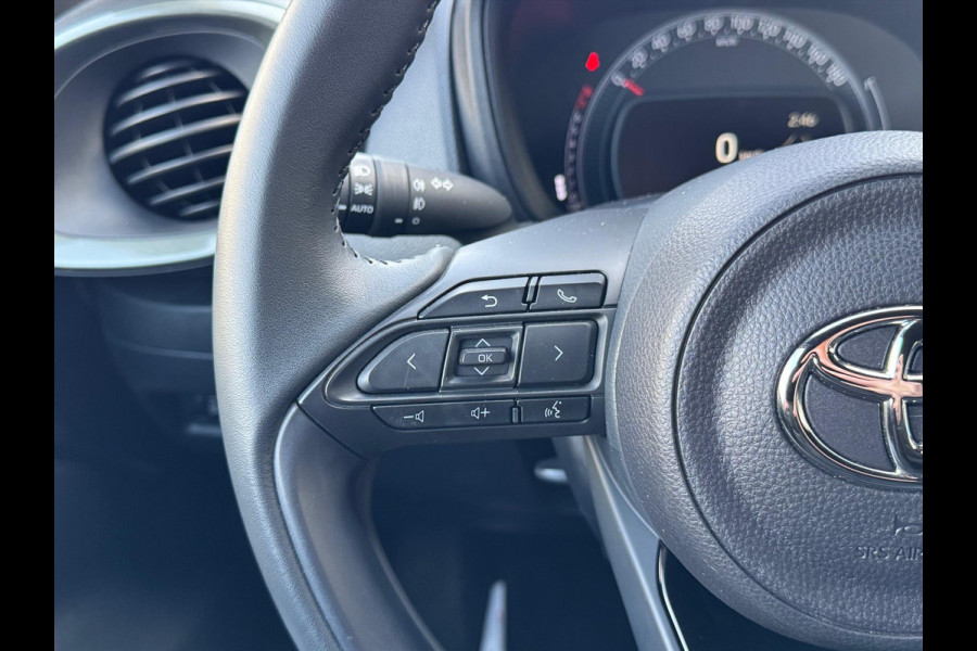 Toyota Aygo X 1.0 VVT-i S-CVT Pulse Automaat | December 2024, Stoelverwarming, Bi-Tone, Airco, Privacy Glass, Lichtmetalen velgen, Apple CarPl
