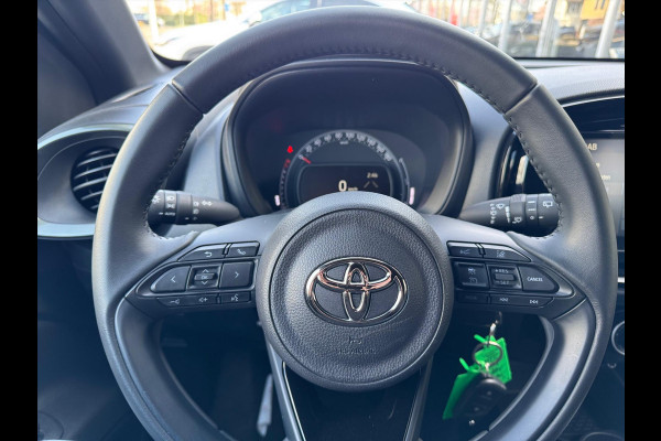 Toyota Aygo X 1.0 VVT-i S-CVT Pulse Automaat | December 2024, Stoelverwarming, Bi-Tone, Airco, Privacy Glass, Lichtmetalen velgen, Apple CarPl