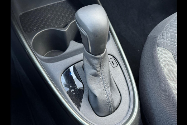 Toyota Aygo X 1.0 VVT-i S-CVT Pulse Automaat | December 2024, Stoelverwarming, Bi-Tone, Airco, Privacy Glass, Lichtmetalen velgen, Apple CarPl