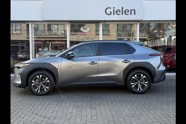 Toyota Bz4x 71,4 kWh 204pk Dynamic | 3-Fase, 360 Camera, Blind Spot monitor, Elektrische achterklep, Parkeersensoren, Stoelverwarming