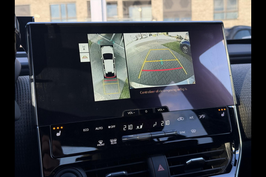 Toyota Bz4x 71,4 kWh 204pk Dynamic | 3-Fase, 360 Camera, Blind Spot monitor, Elektrische achterklep, Parkeersensoren, Stoelverwarming