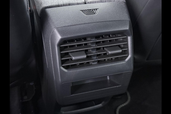 Peugeot E 3008 GT Avantage 210 73 kWh | SOH 95% WARMTEPOMP | DODE HOEKCENSOR | DEALER ONDERHOUDEN | BTW VERREKENBAAR | RIJKLAARPRIJS incl. 12mnd BOVAG | 100% ongeval verleden vrij.