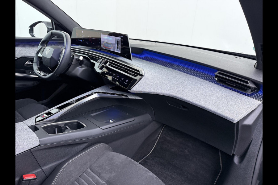 Peugeot E 3008 GT Avantage 210 73 kWh | SOH 95% WARMTEPOMP | DODE HOEKCENSOR | DEALER ONDERHOUDEN | BTW VERREKENBAAR | RIJKLAARPRIJS incl. 12mnd BOVAG | 100% ongeval verleden vrij.