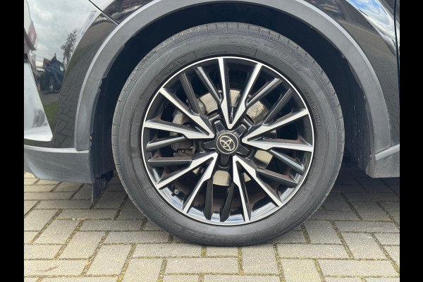 Toyota C-HR 1.8 Hybrid 122pk CVT Dynamic | Navigatie, Adaptive Cruise, Stoelverwarming, Lm-velgen