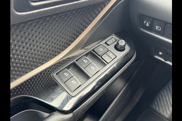 Toyota C-HR 1.8 Hybrid 122pk CVT Dynamic | Navigatie, Adaptive Cruise, Stoelverwarming, Lm-velgen