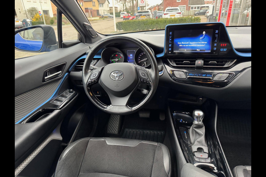 Toyota C-HR 1.8 Hybrid Bi-Tone Plus | JBL, Led Pakket, Half leer/Alcantara, Dodehoekherkenning, parkeersensoren, Stuurverwarming