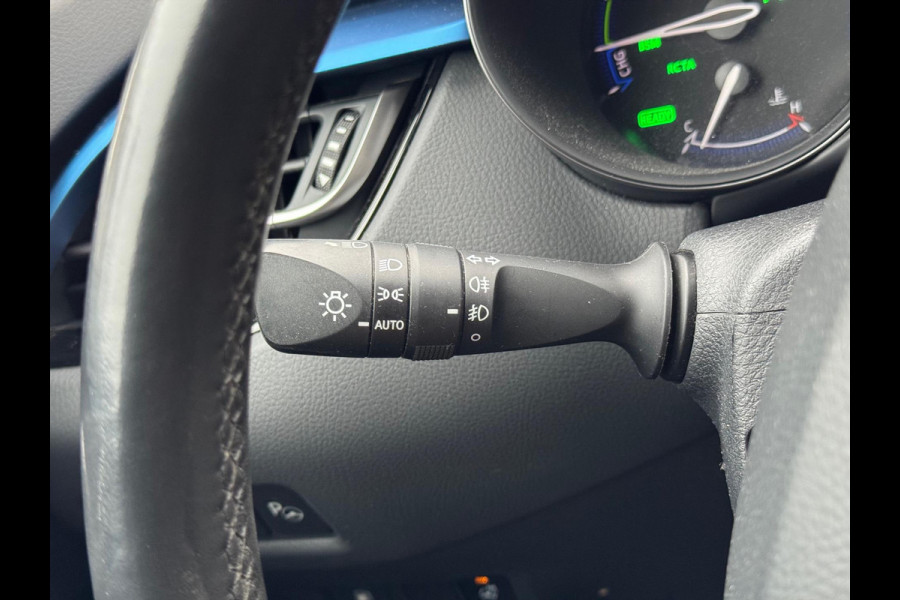 Toyota C-HR 1.8 Hybrid Bi-Tone Plus | JBL, Led Pakket, Half leer/Alcantara, Dodehoekherkenning, parkeersensoren, Stuurverwarming