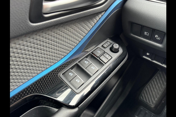 Toyota C-HR 1.8 Hybrid Bi-Tone Plus | JBL, Led Pakket, Half leer/Alcantara, Dodehoekherkenning, parkeersensoren, Stuurverwarming