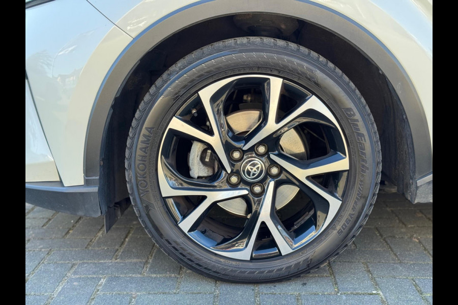 Toyota C-HR 2.0 Hybrid 184pk First Edition | JBL, Navigatie, Stoelverwarming, Apple CarPlay/Android Auto, Parkeersensoren, Blind Spot