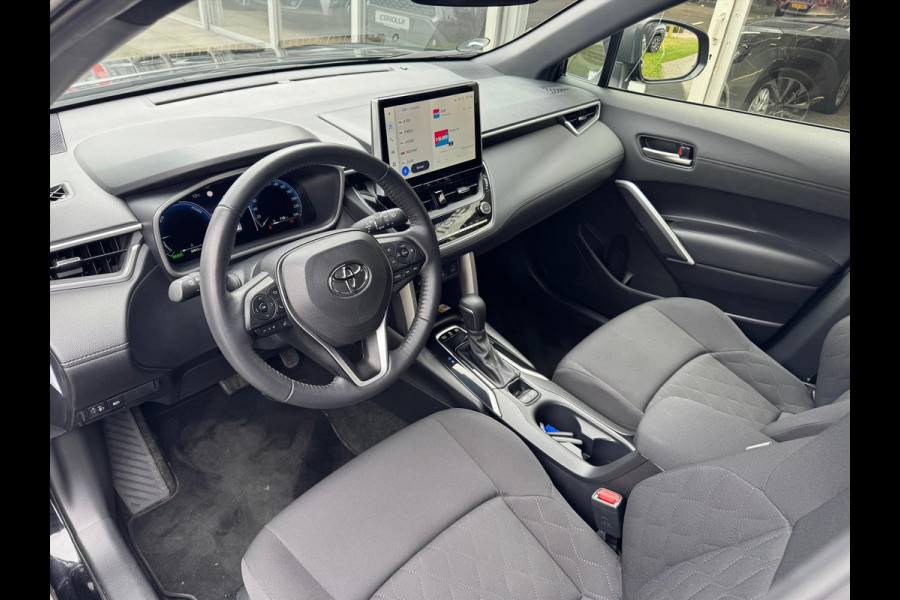Toyota Corolla Cross Hybrid 140 Style | Elektrische achterklep, Stoel + Stuurverwarming, Keyless, 18 inch, Parkeersensoren, Dodehoekherkenning