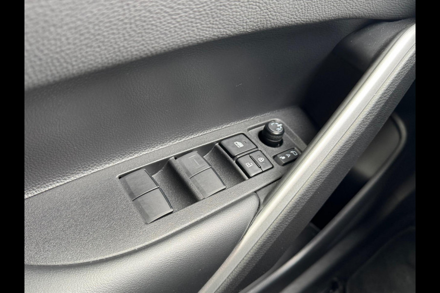 Toyota Corolla Cross Hybrid 140 Style | Elektrische achterklep, Stoel + Stuurverwarming, Keyless, 18 inch, Parkeersensoren, Dodehoekherkenning