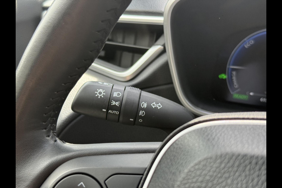 Toyota Corolla Cross 2.0 High Power Hybrid First Edition | Elektrische achterklep, Stoel + Stuurverwarming, Blind spot, Parkeersensoren
