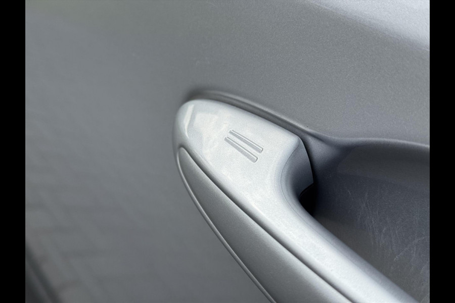 Toyota RAV4 2.5 Hybrid AWD Executive Business | 360 camera, Stoel/stuurverwarming, Adaptive cruise control, Navigatie, 1.650KG trekgewicht